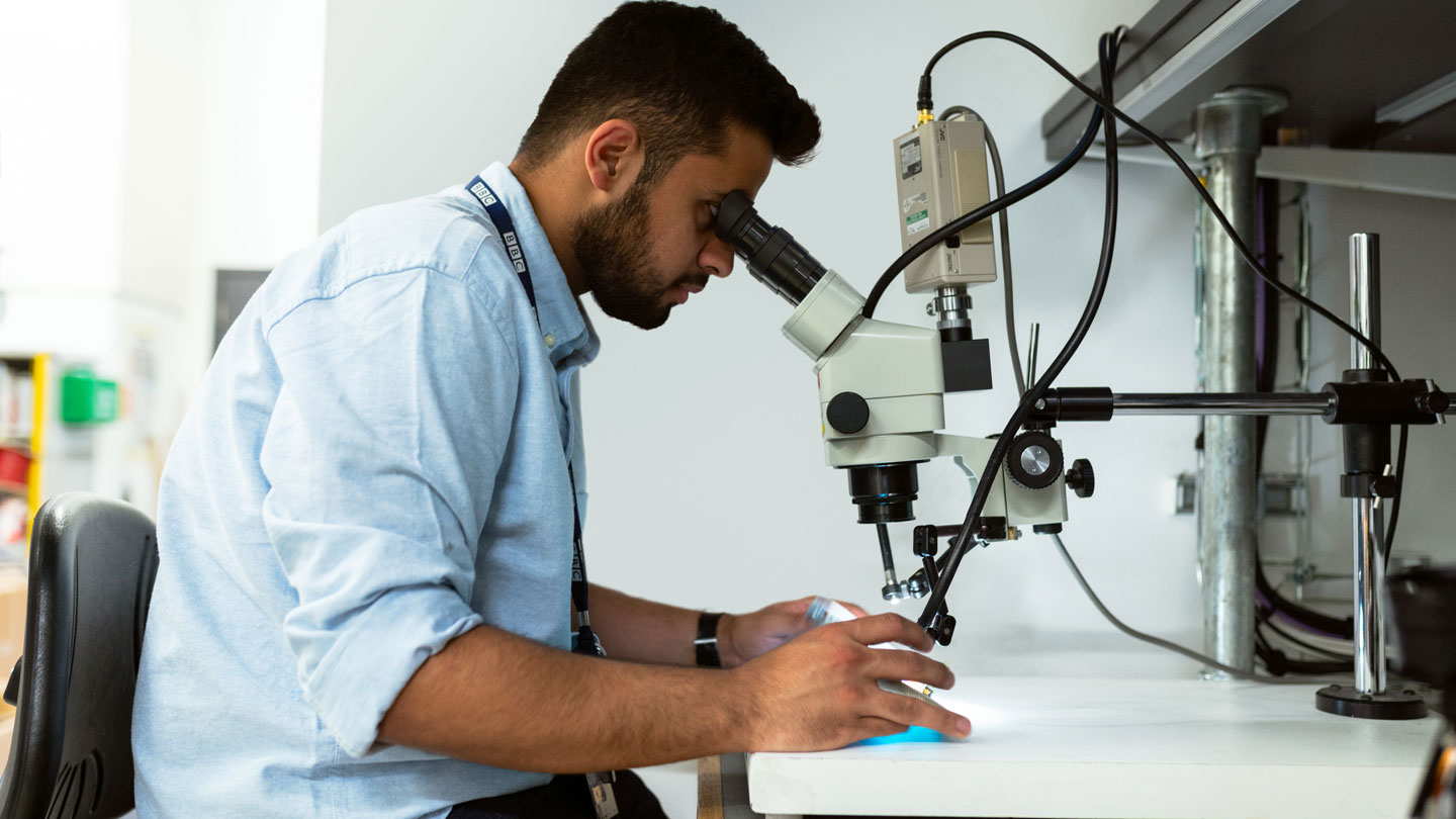 Photonic-vs.-Optics-Applications-of-Photonics-Technology-on-toplineblog