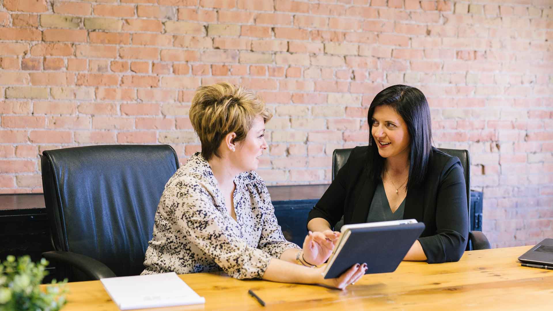 When-You-Should-Host-An-Online-Meeting-At-Work-on-TopLineBlog
