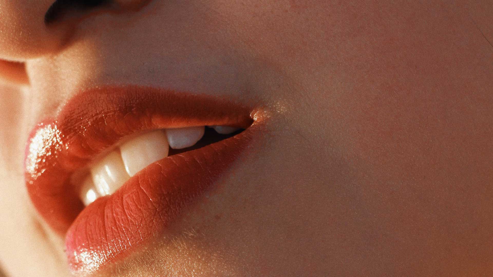 Some-Practical-Ways-to-Lighten-Your-Lips-At-Home-on-toplineblog