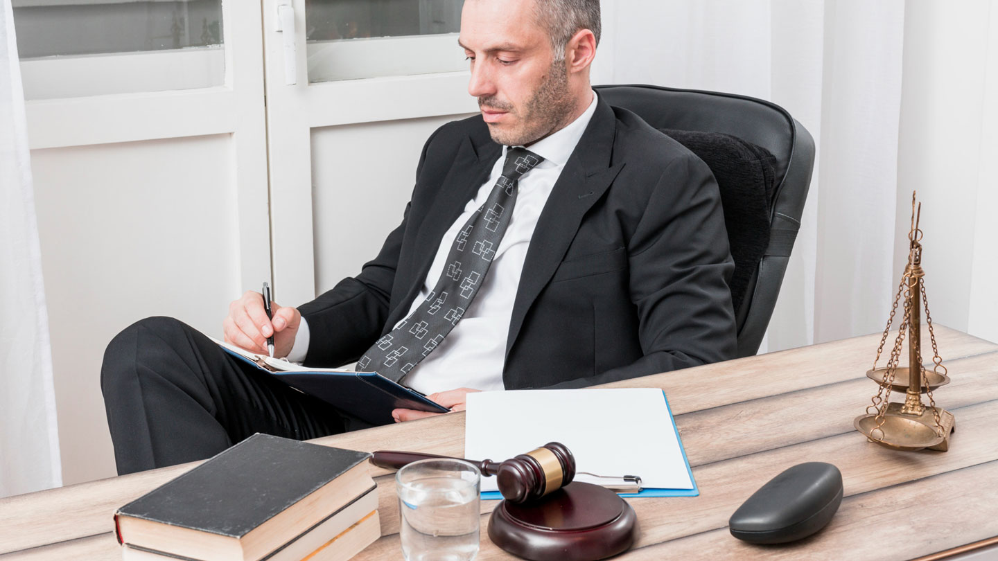 Reasons-&-Tips-To-Choose-The-Perfect-Personal-Injury-Lawyer-on-toplineblog